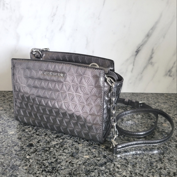 🆕️ NWT MK Leather Selma Gunmetal Messenger Bag - Picture 2 of 6